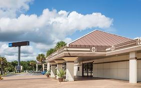 Travelodge By Wyndham Deltona